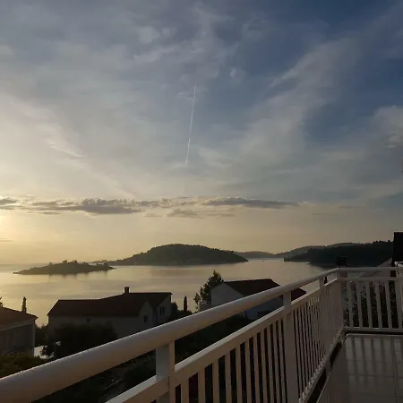 Seaview And Relax Apartment Lumbarda